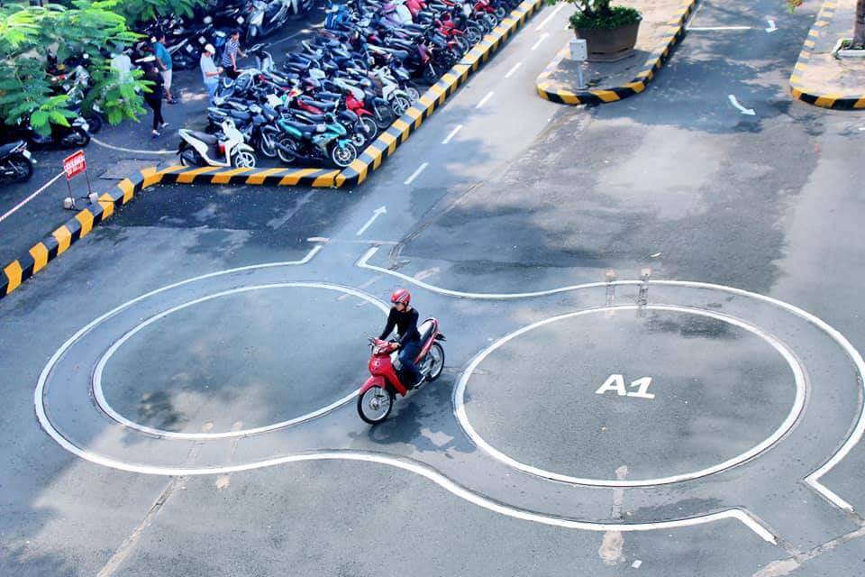 Chia sẻ cách học bài lái xe giúp bạn vượt qua kì thi sát hạch dễ dàng