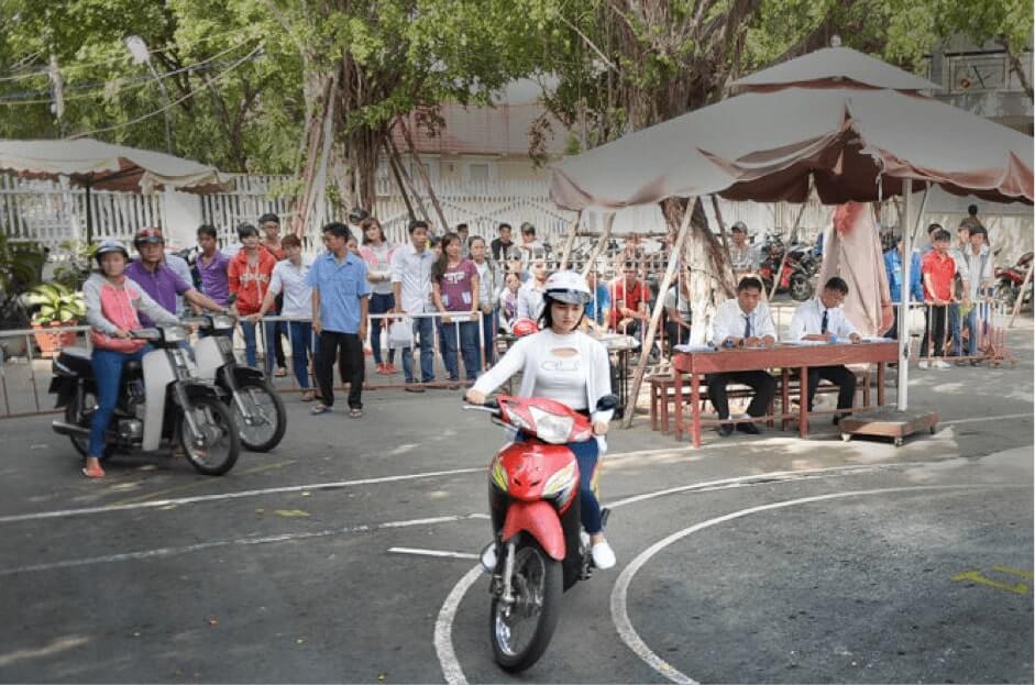 Thi bằng lái xe máy Quận 4 giá rẻ, đỗ cao chỉ có tại Trung tâm đào tạo lái xe Tp.HCM 2
